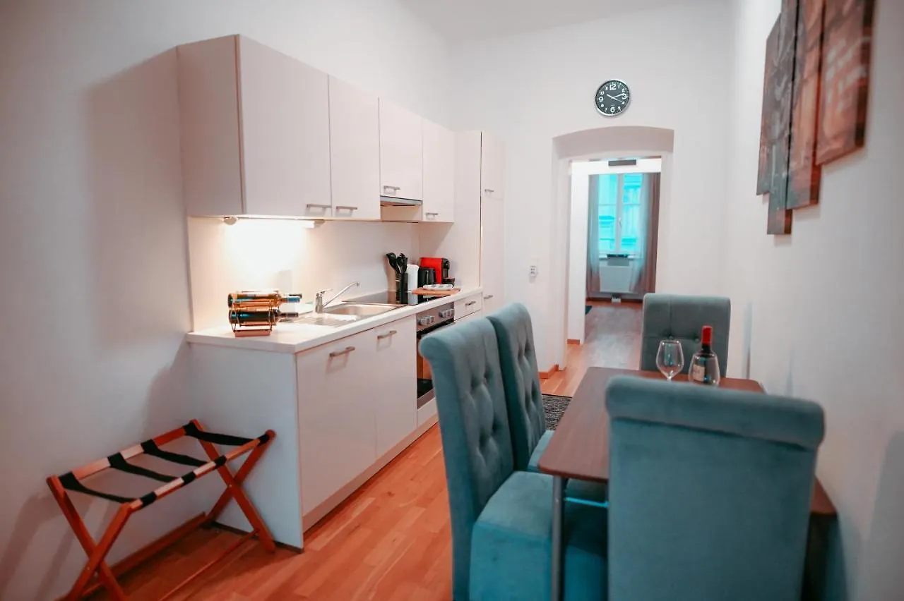 Vienna Central Apartment 4